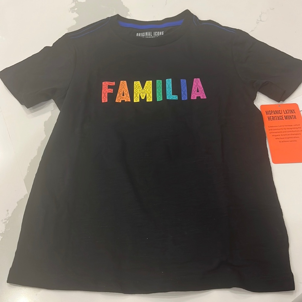 Familia T shirt. Celebrate Pride!